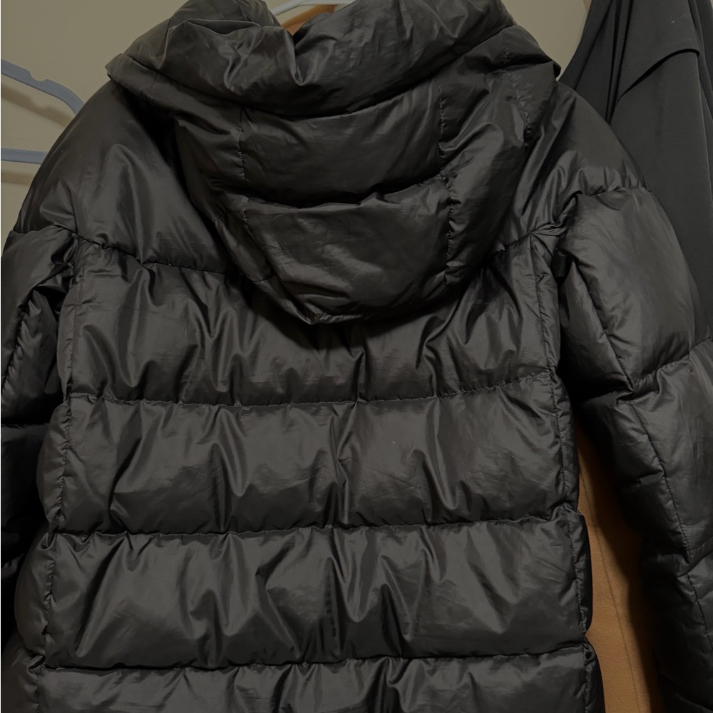 Peuterey Women's Elegant Black Puffer Coat - Picture 5 of 6